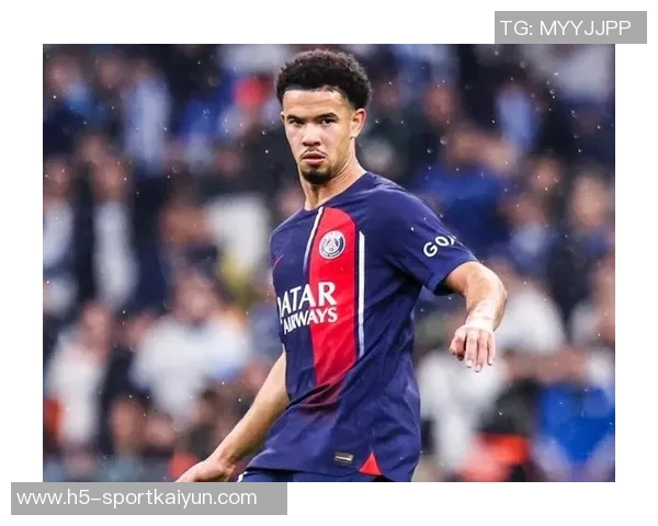 扎伊尔埃梅里盛赞登贝莱展现无与伦比的魔力与才华